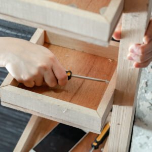 Montage von Büromöbeln